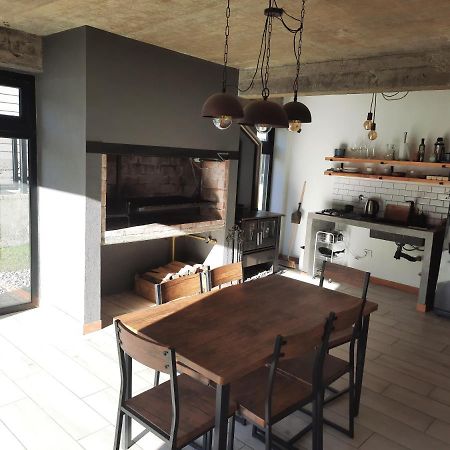 Casa De Invitados Con Parrilla Y Horno A Lena อูซัวยา ภายนอก รูปภาพ