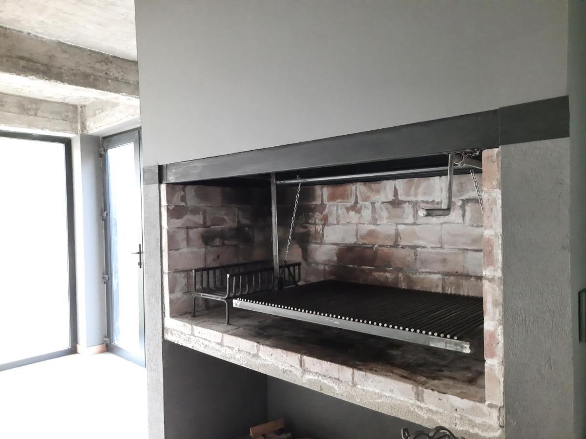 Casa De Invitados Con Parrilla Y Horno A Lena อูซัวยา ภายนอก รูปภาพ