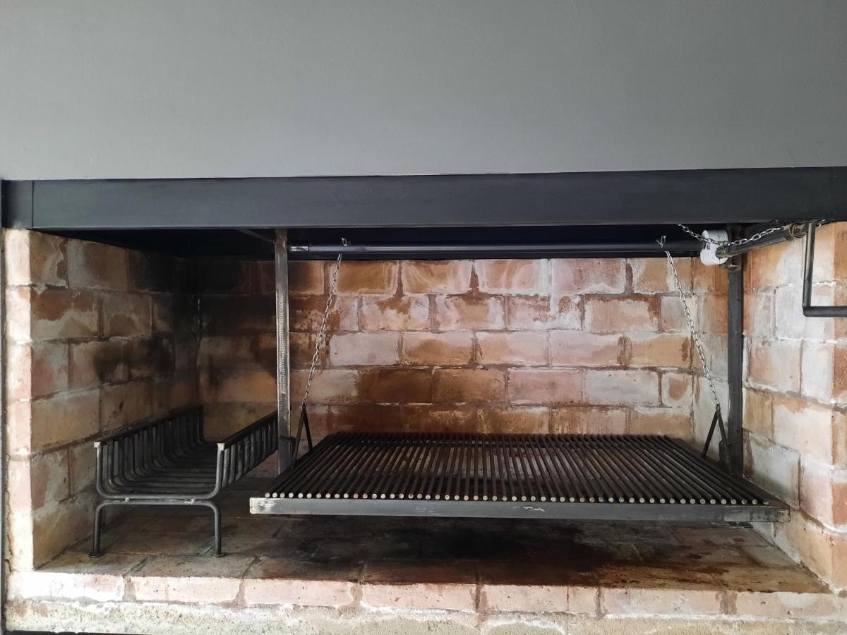 Casa De Invitados Con Parrilla Y Horno A Lena อูซัวยา ภายนอก รูปภาพ