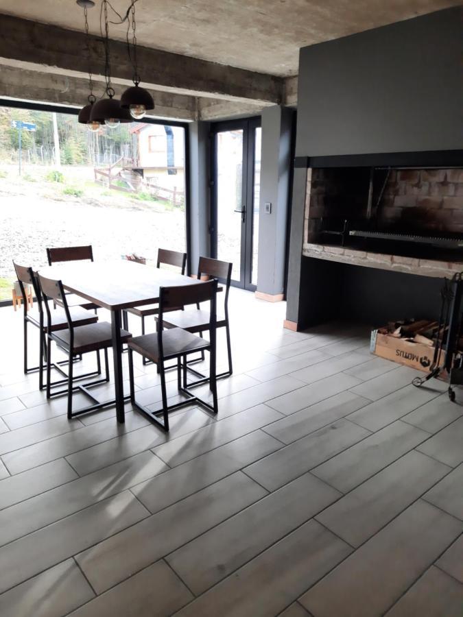 Casa De Invitados Con Parrilla Y Horno A Lena อูซัวยา ภายนอก รูปภาพ