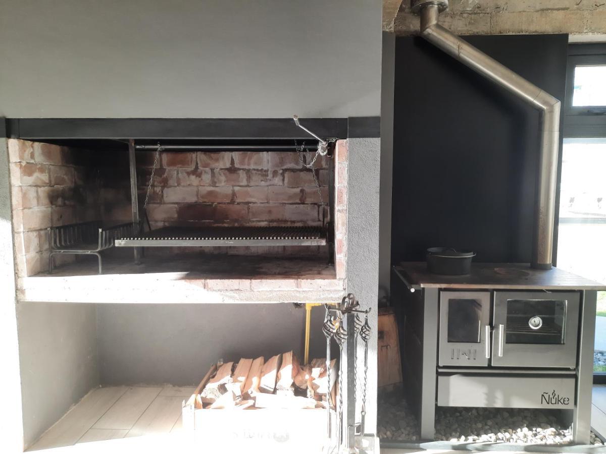 Casa De Invitados Con Parrilla Y Horno A Lena อูซัวยา ภายนอก รูปภาพ